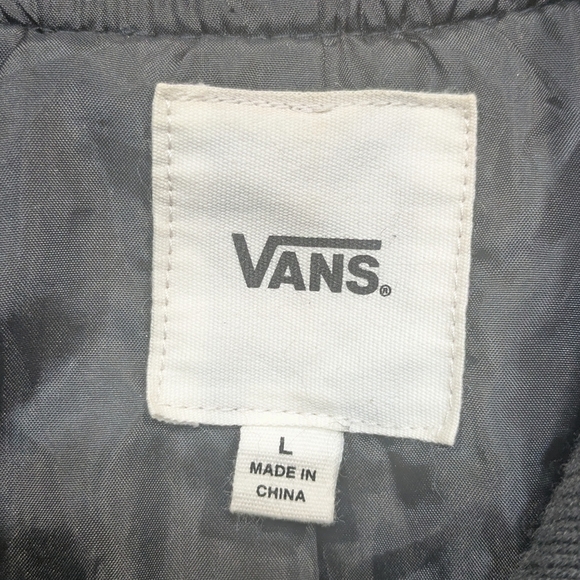 Vans Quilted Puffer in Black size Large Diamond Pattern Pockets Warm - Picture 2 of 9